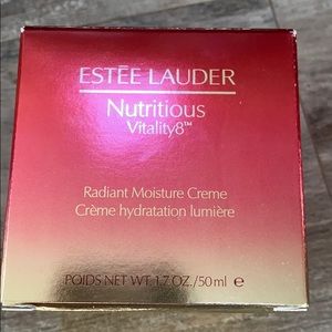 Estée Lauder nutritious vitality8